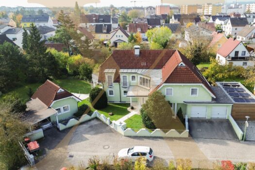 Exklusive Stadtvilla mit vielfältigen Möglichkeiten – Wohnen und Arbeiten im Zweifamilienhaus nähe KH Wels - zu verkaufen! Außenansicht I