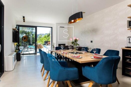 1714139463 376917771 1