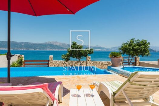 ČIOVO, HAUS MIT SCHWIMMBAD, ERSTE REIHE ZUM MEER 1719389822 cdt240pool04 120820231850033618