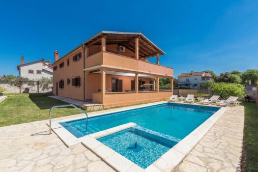 1720383696 254425643