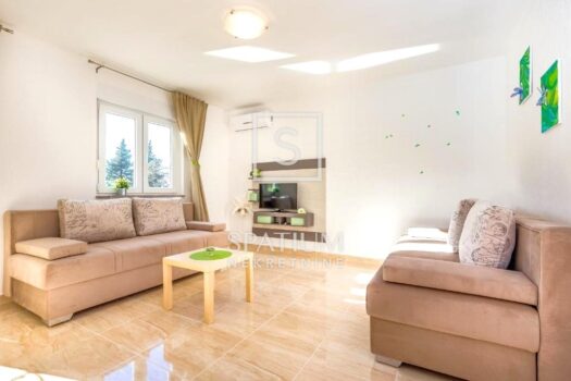 1724056957 105698695