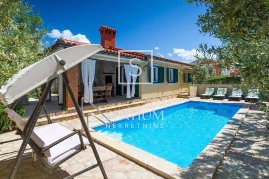 1731424520 prekrasna vila grijanim bazenom sauno jacuzzijem kraj rovinja slika 1997856