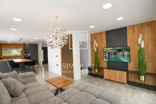 1731599370 254520865