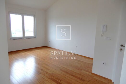 1734105193 moguci kat 2