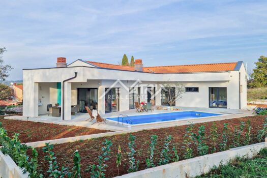 1737815215 kuca okolica rovinja na prodaju 3