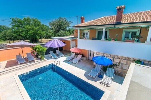 Haus Tinjan, 332m2 1742213820 l 15
