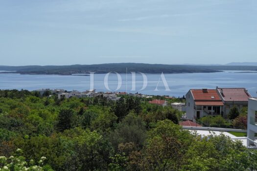 1745395470 1000057832