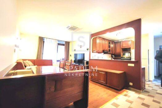 POREČ, ZWEI-SCHLAFZIMMER-WOHNUNG IM STADTZENTRUM 1747032716 whatsapp image 2025 05 12 at 08