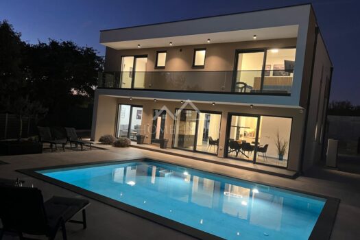 Haus Smoljanci, Svetvinčenat, 200m2 1747749423 photo 2025 05 14 14 31 26 2