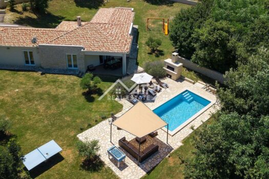 1747839103 kuca sa bazenom na prodaju u istri 37