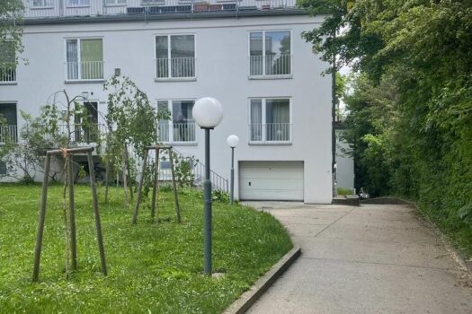 21et6DgbnegUpExxwH9KEg