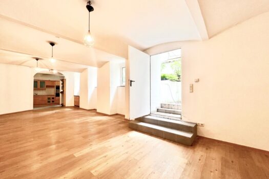 2eY3MU3S90pbFCZdzdmJJW 1