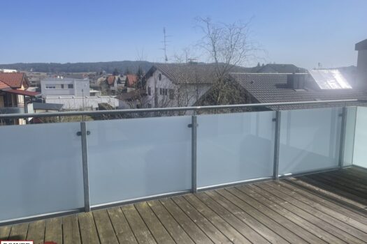 Sehr sonnige 4 Zimmerwohnung mit zwei großen Balkonen & ungestörten tollen Ausblick! 56ZmIWBTQY6uWwzB9u89be