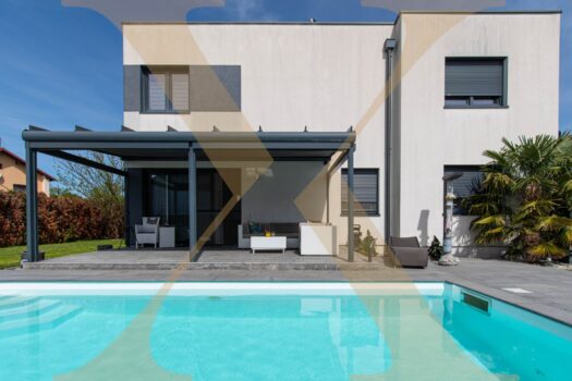 Hochwertiges Einfamilienhaus mit Garage, Pool und gepflegtem Eigengarten in Traun zu verkaufen! Außenansicht I