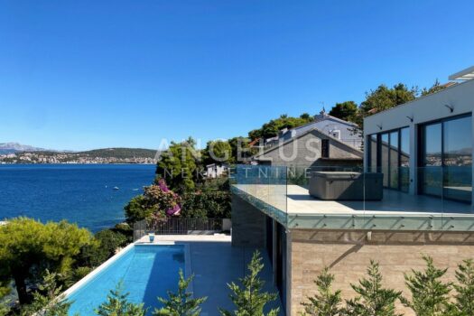 Ciovo Insel - Super luxuriöse Villa, erste Reihe zum Meer, 350 m2 1680617162 2 2