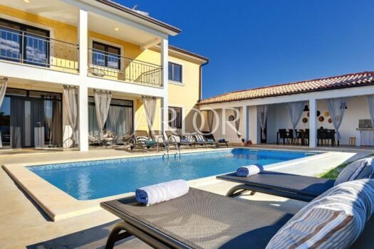 1682415173 232514201