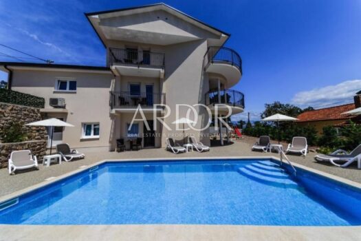 1712741649 ika samostojeca vila apartmanima bazenom pogled more slika 205180825