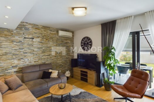 1725609468 cam03529g0 pr0049 still004