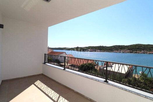 Tisno, 70 m vom Strand entfernt, zweistöckige Wohnung mit 86,02 m2, Panoramablick auf das Meer 1726225137 img 9476