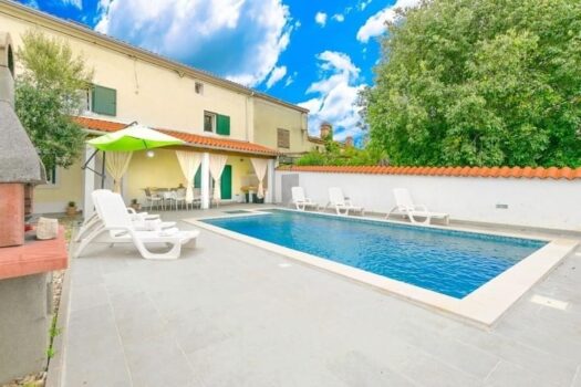 Haus Škatari, Pula, 210m2 1735813831 l 2
