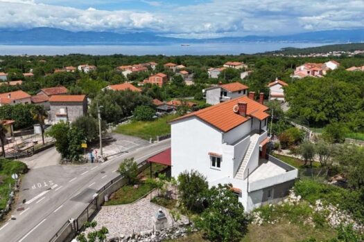 1739714332 561991050