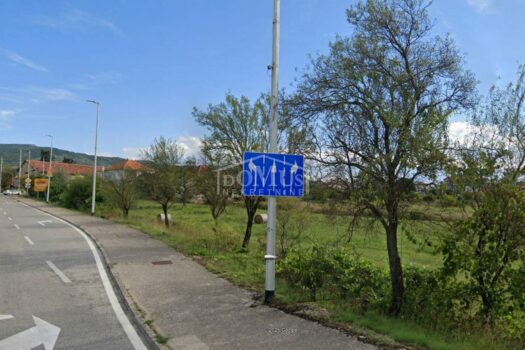 Drniš, hervorragende Lage, Baugrundstück 3.834m2 direkt an der Hauptverkehrsstraße 1741869609 slika1