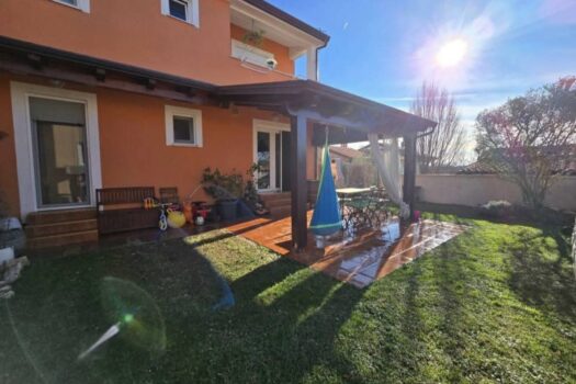 1742209011 1000025225