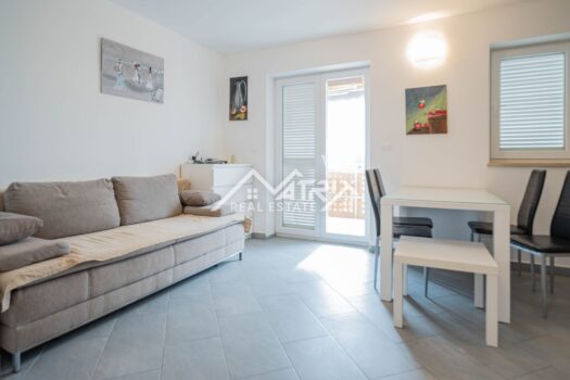 1742380111 mm 13 of 25