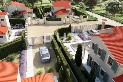 1745838176 photo 5800963498233152613 y 1