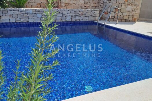 1746711520 20230618 121721