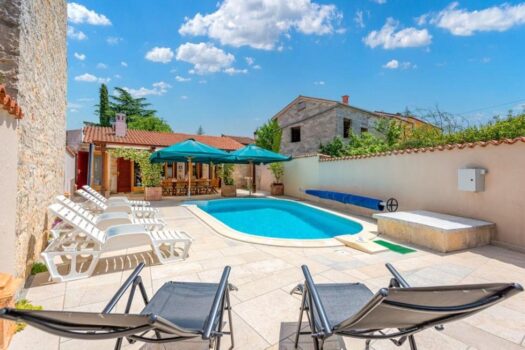 1748943916 580807746