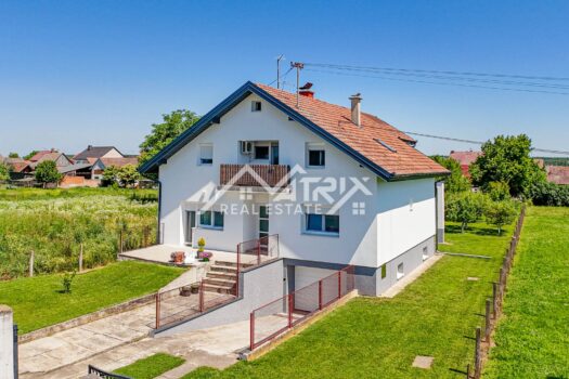 1749124038 osijek okolica prostrana obiteljska kuca s garazom i vocnjakom 2