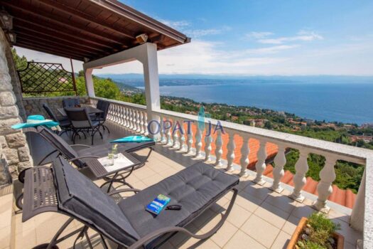 1749288567 472304229