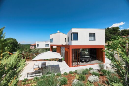 1749542985 1000035385