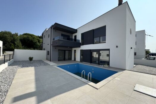 1749547665 1000035440