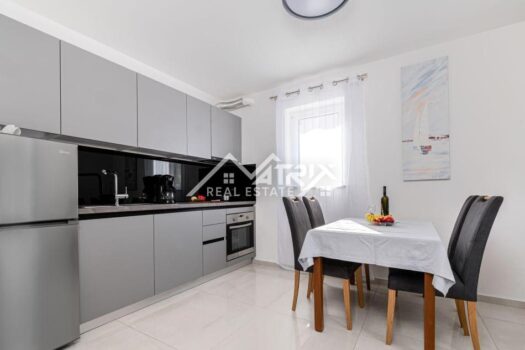 1749815121 prodaja stan rabac s pogledom na more 11