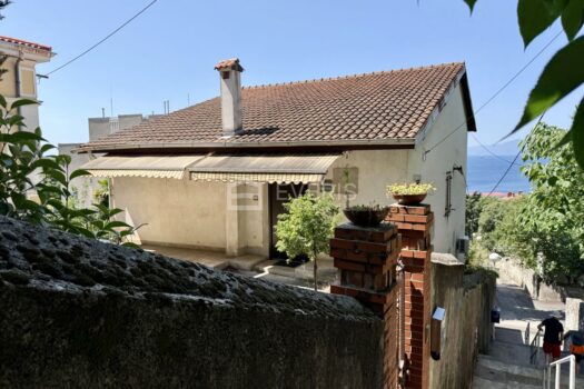 1750280379 fullsizerender 24