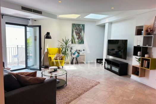 EINZIGARTIGE IMMOBILIE IM HERZEN VON ŠIBENIK / 2 APARTMENTS, 2 GESCHÄFTSRÄUME UND EINE DACHTERRASSE MIT JACUZZI 1750763118 1
