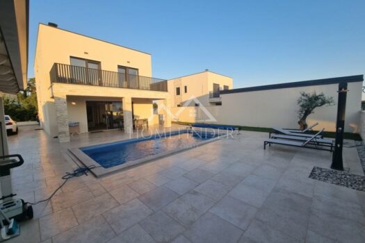 1750767047 moderna vila bazenom pogledom more okolici savudrije slika 227212493