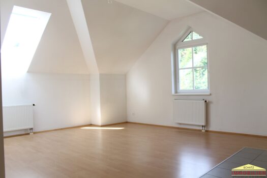 Schöne 3-Zimmer Dachgeschoßwohnung mit Parkplatz 5JYwg6tSz9s95NdQ5S59mA