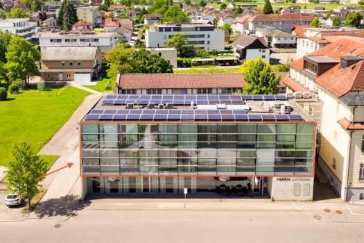 5WZjzD408atdhsZPHBZuhQ 1