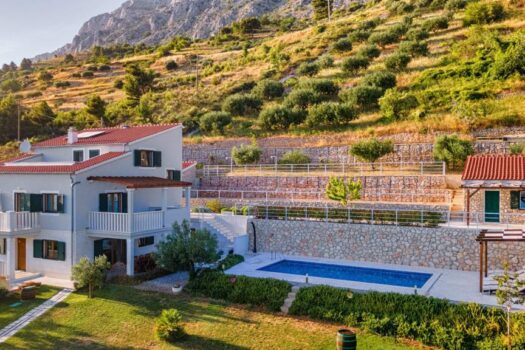 Steinhaus mit Meerblick in Omis