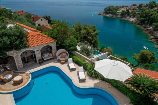 Fantastische Steinvilla auf der Insel Brac Fantastische Steinvilla auf der Insel Brac