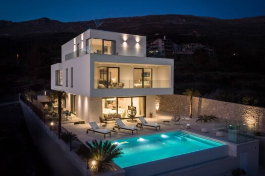 Ausgezeichnete neue Villa in Split