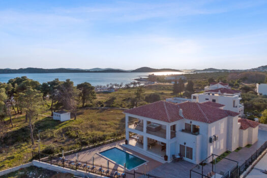Exklusive Villa direkt am Meer in Vodice