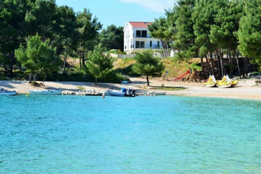 Grundstück am Meer Pakostane