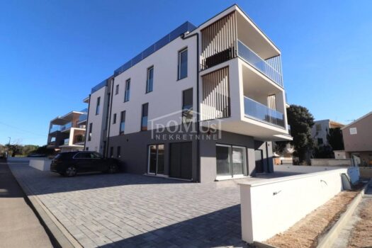 Srima, 1. Reihe zum Meer, Apartment im Erdgeschoss mit einer Gesamtnutzfläche von 187,16m2, Garten 1706711355 img 9835