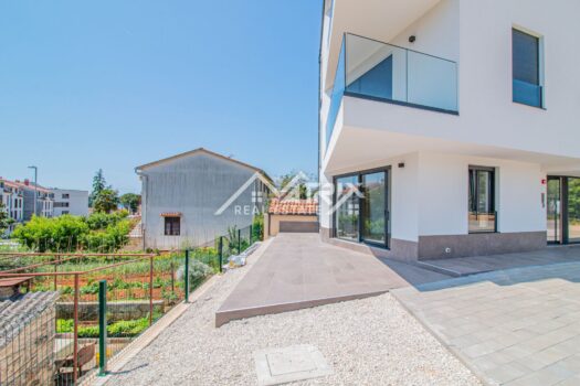 Poreč Modern apartment only 400 m from the beach! Use permit 1718044587 moderan stan uz more porec 22