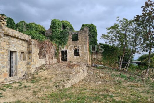 Istrien, Motovun - Grundstück mit Gebäuden, 620m2 1727511650 20240927 122516