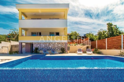 1727860445 ckc081 main 02